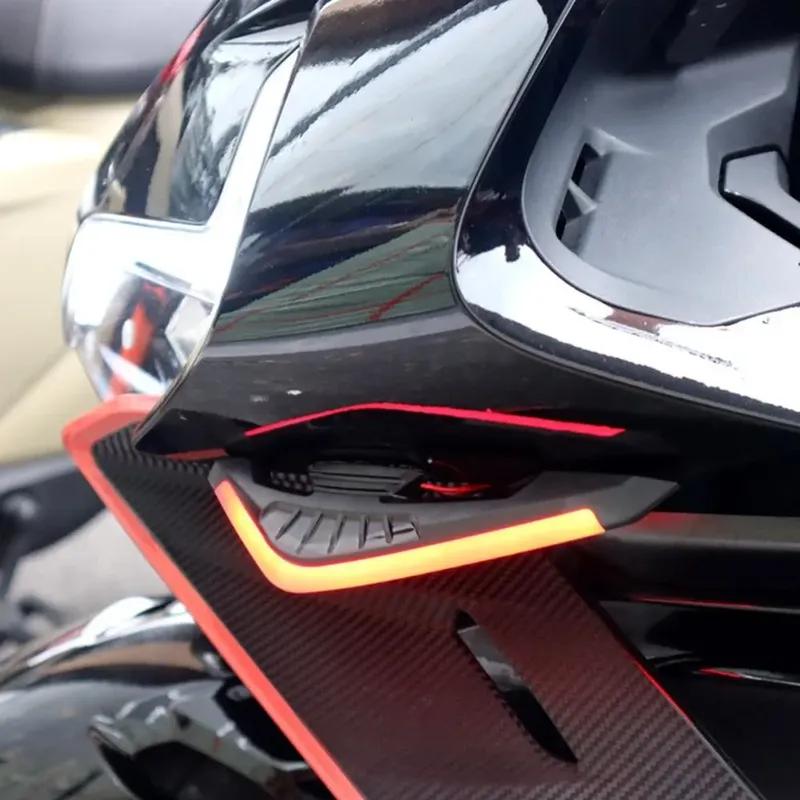 2 Stück Motorrad Frontseiten-Spoiler Winglets Aerodynamisches Flügelset Feste Windabweiser mit LED-Licht Klebe-Dekoraufkleber