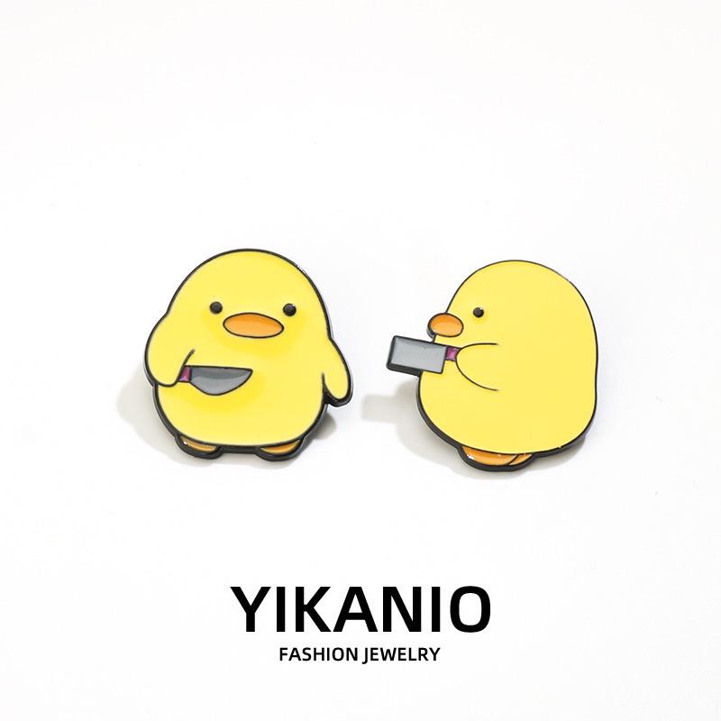 2023 Cute Cartoon Yellow Duck Brooch: Funny Pin & Badge for Women’s Clothes and Collars