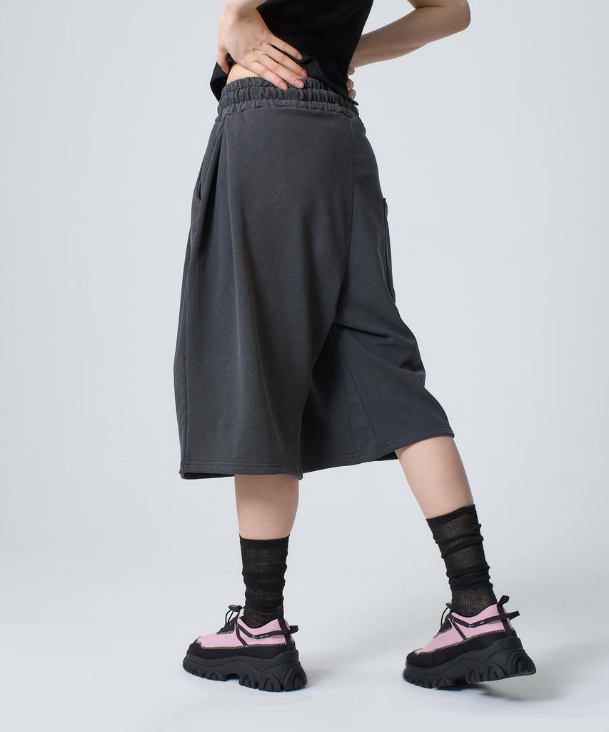 UNKNOWN PLANET Daily Wide Pigment Sweat Shorts Pants Charcoal