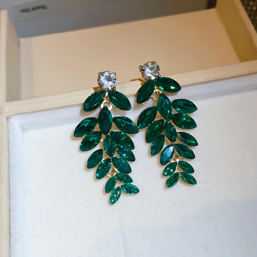 Silver Needle Rhinestone Leaf Tassel Stud Earrings: Retro, Exquisite, and Fashionable Accessories for Women