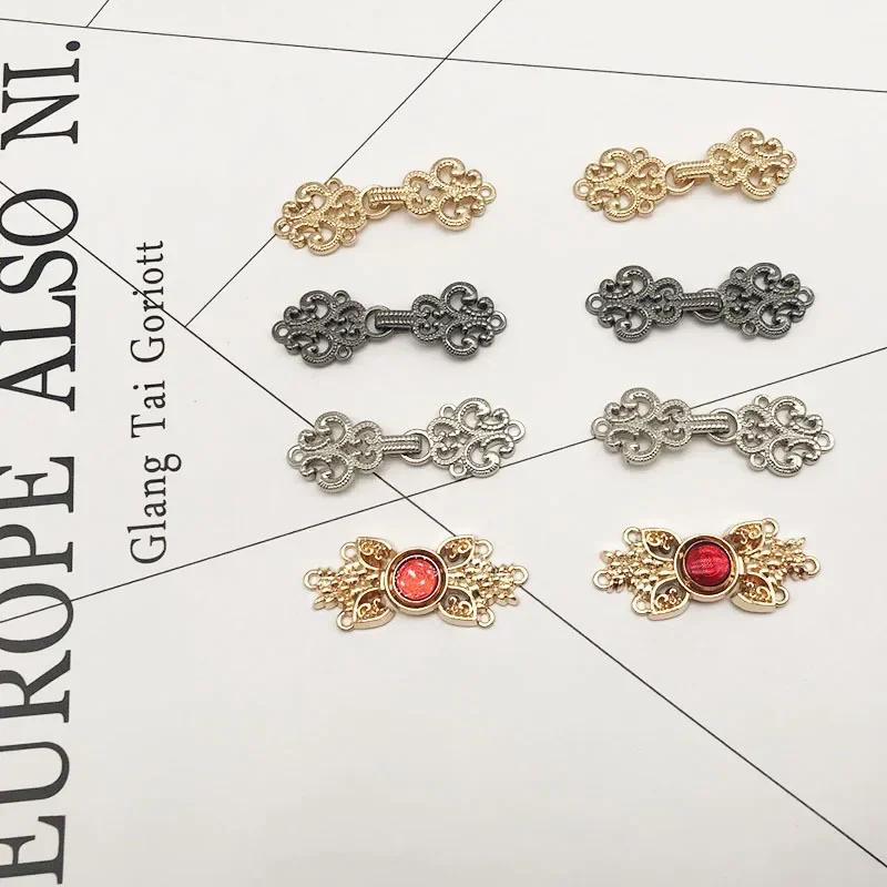 1 Pair Women's Retro Brooches Clothing Cardigan Sweater Blouse Shawl Clips Shirt Collar Flower Pattern Duck Clip Clasps Scar