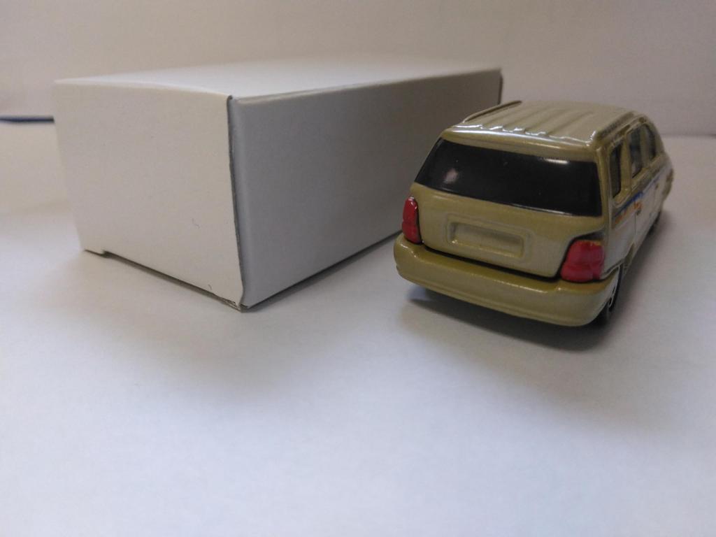 Tomica Honda Odyssey Special Color Made in China This is a single unit from the set.
