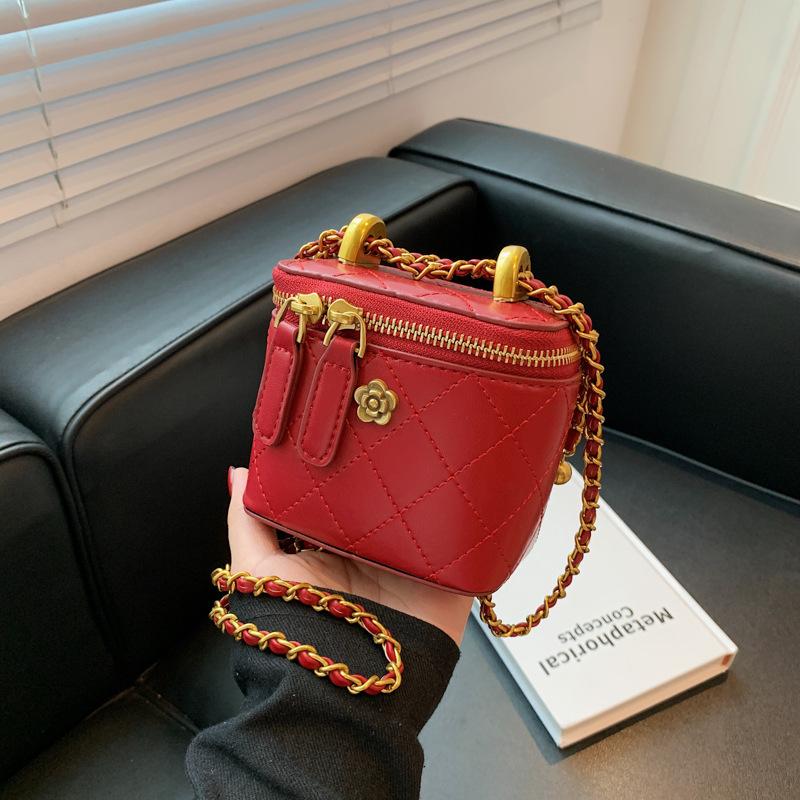 Nische Mini kleine Tasche Damen neue Mode Diamantkette Schulter Umhängetasche Lippenstiftbox Tasche