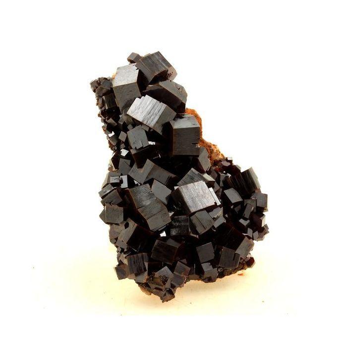 Pierres et Minéraux. Vanadinite. 1078.0 ct. Mibladen Mining District, Midelt, Maroc.