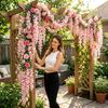 Ghirlanda di Fiori di Rosa Artificiale in Plastica Fiori Densi Fiore di Glicine Simulata Ornamenti per Feste