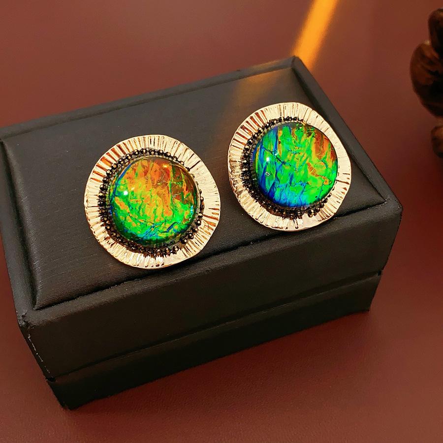 Silver Needle Diamond Round Stud Earrings Court Style Light Luxury Exquisite Earrings Design Sense Niche Earrings