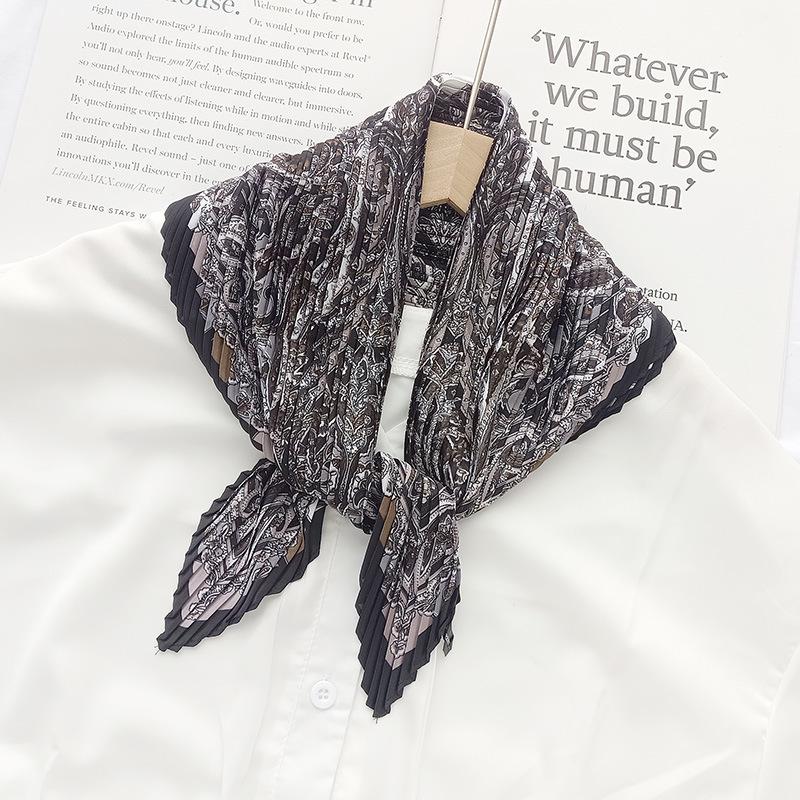 Retro Color Block Crinkled Square Scarf - 70cm Pleated Neckerchief in Imitation Silk for Women