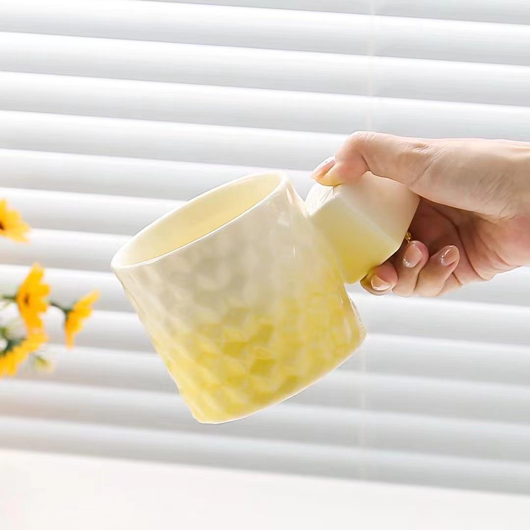 

High Value Colorful Small Fresh Gradual Change Color Mug Ceramic Drinking Cup Boys And Girls Breakfast Company Gifts 400ml