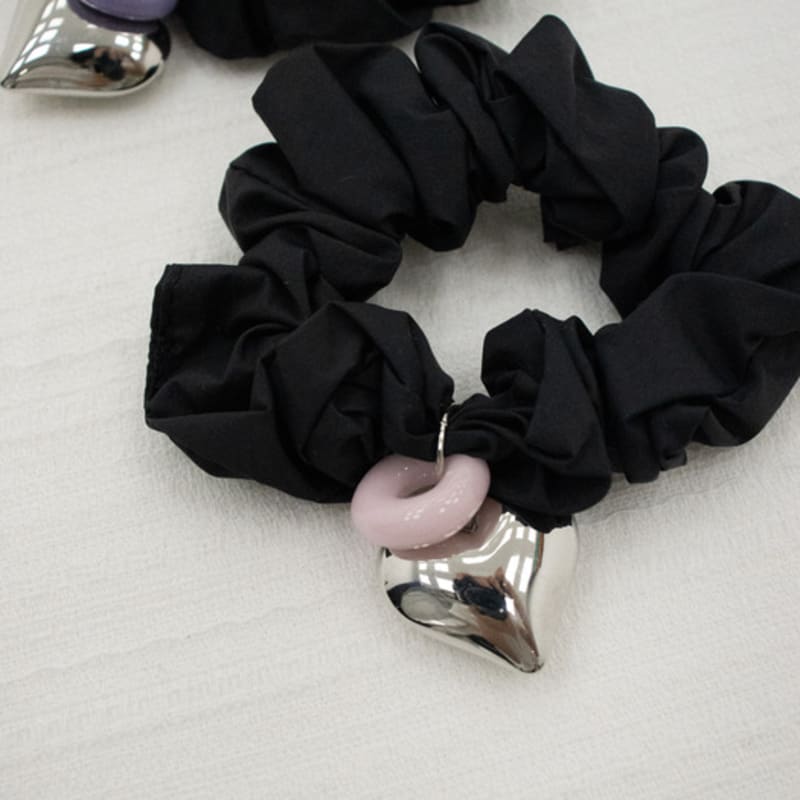 APIOH Heart Scrunchy