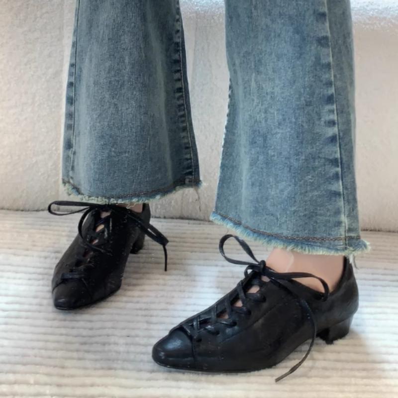 Fashion Black British Style Leather Shoes Women Retro Lace Up Mid Heel Pumps Comfortable Elegant Commuter Office Shoes Zapatos De Mujer