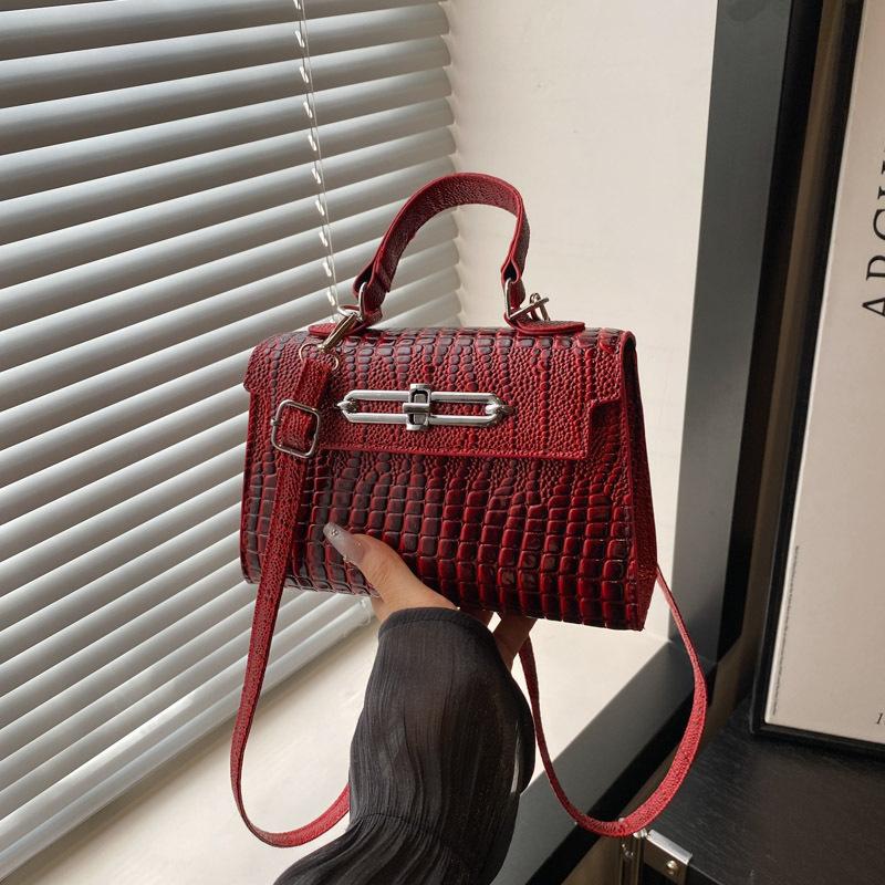 European and American retro shoulder bag women's bag stone pattern texture casual messenger bag this year's new small square bag women's bag