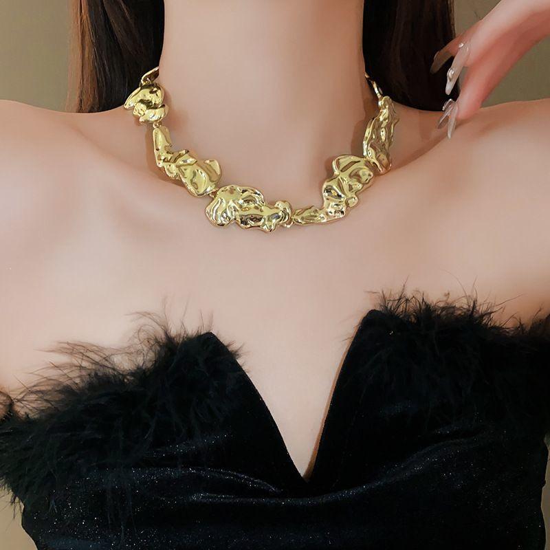 European and American Metal Style Geometric Round Earrings Necklace Light Luxury Niche Collarbone Chain Temperament Jewelry Set
