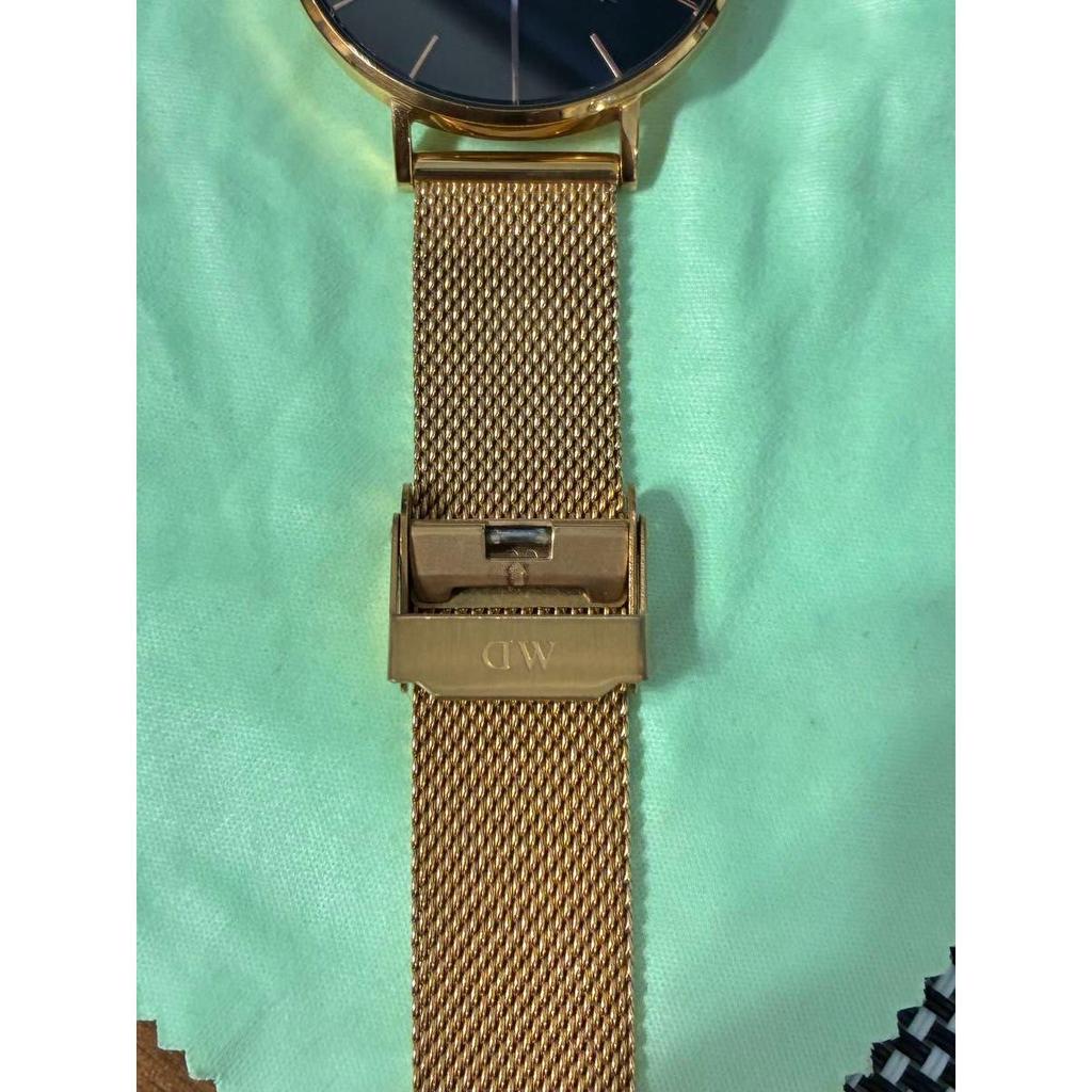 Used [Good Condition] Daniel Wellington DW Watch Gold Black Dial Mesh Strap