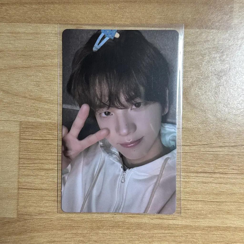 ) Tours Shinyu Apple-haired Photocard Wavera