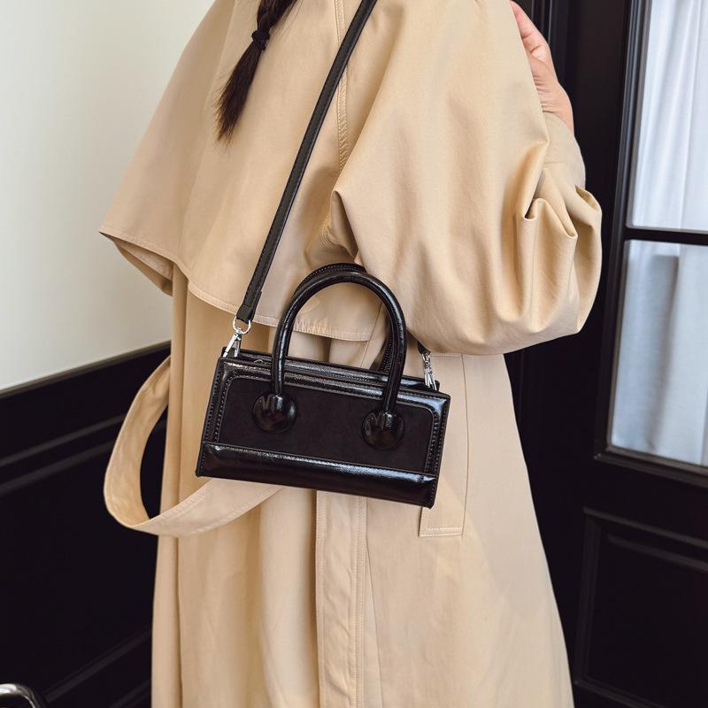 High-end Retro Hand-held Small Bag, Fashionable and Casual Single-shoulder Bag, Niche Commuting Crossbody Bag