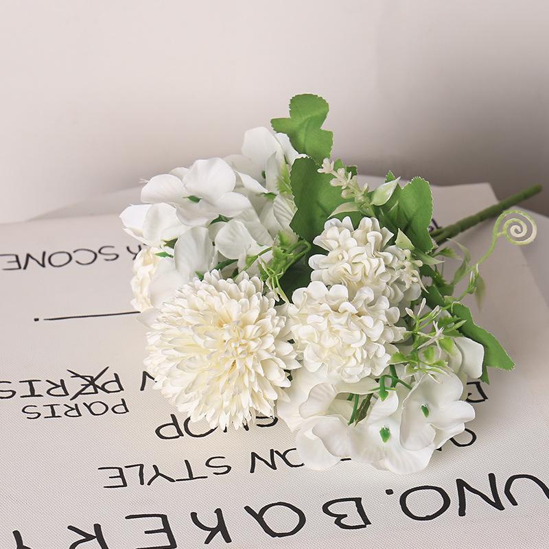 Kleiner gemischter künstlicher Strauß im europäischen Stil mit Hortensie und Chrysantheme