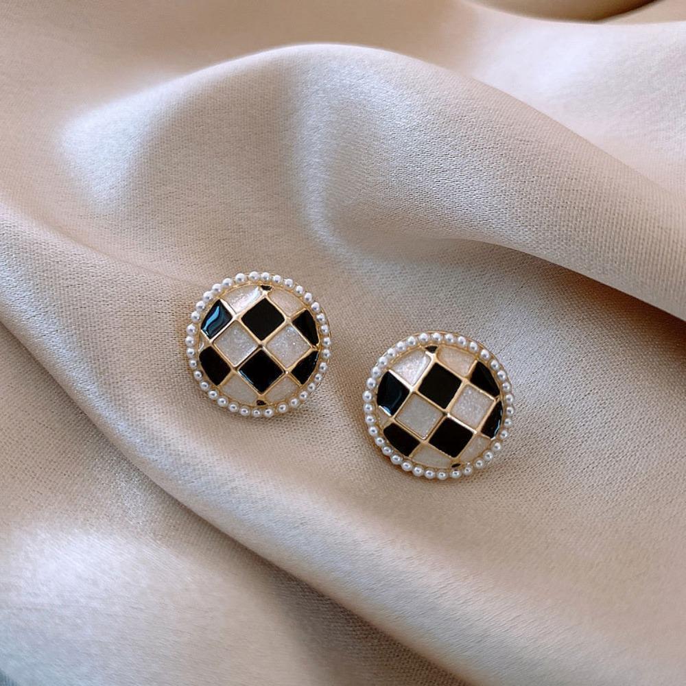 Silver Needle Korean Version Elegant Black and White Plaid Earrings