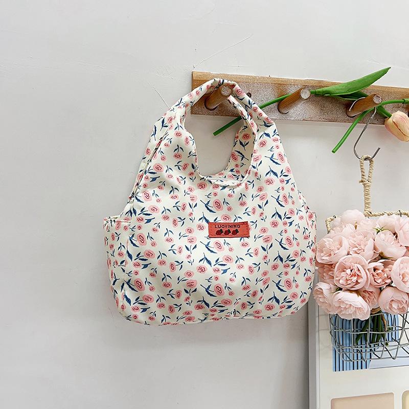 

Новая модная и милая парусиновая, ветрозащитная, большой вместимости, с принтом девочки, повседневная универсальная сумка-тоут Length 24 width 18 bottom thickness 9cm