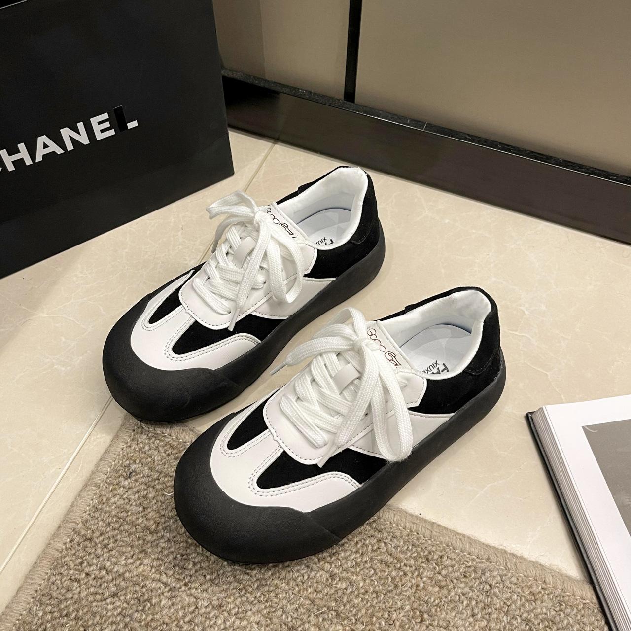 

Shoes women s autumn 2025 new casual versatile heightening platform lightweight student moral training shoes retro popular board shoes 35 чорний