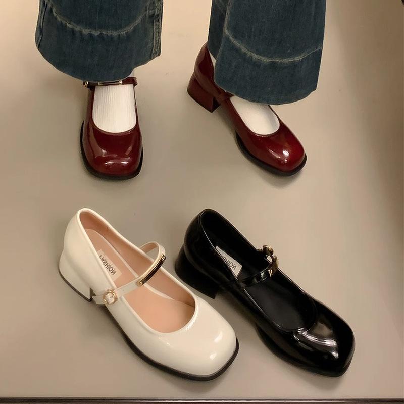 Shallow Single Shoes Waterproof Table Spring and Autumn Fairy 2025 French Square Head Word Mary Jane Shoes Girl New Wind Buckle Belt