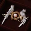 Broches et bijoux de corps