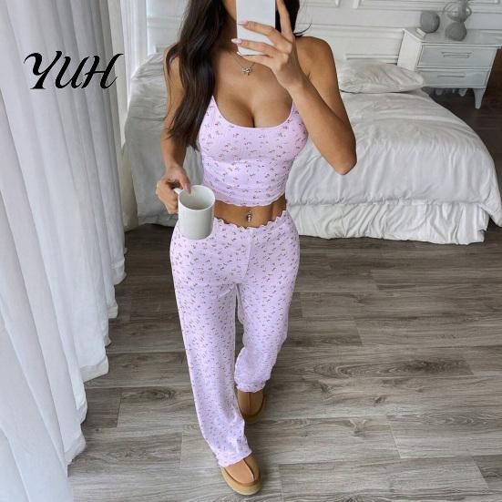 Cute Summer Pajamas with Thin Straps Women Set Floral Print, Sleeveless U Neck Lightweight Sleep Sets for Vacation Camisole And Pants, Sexy