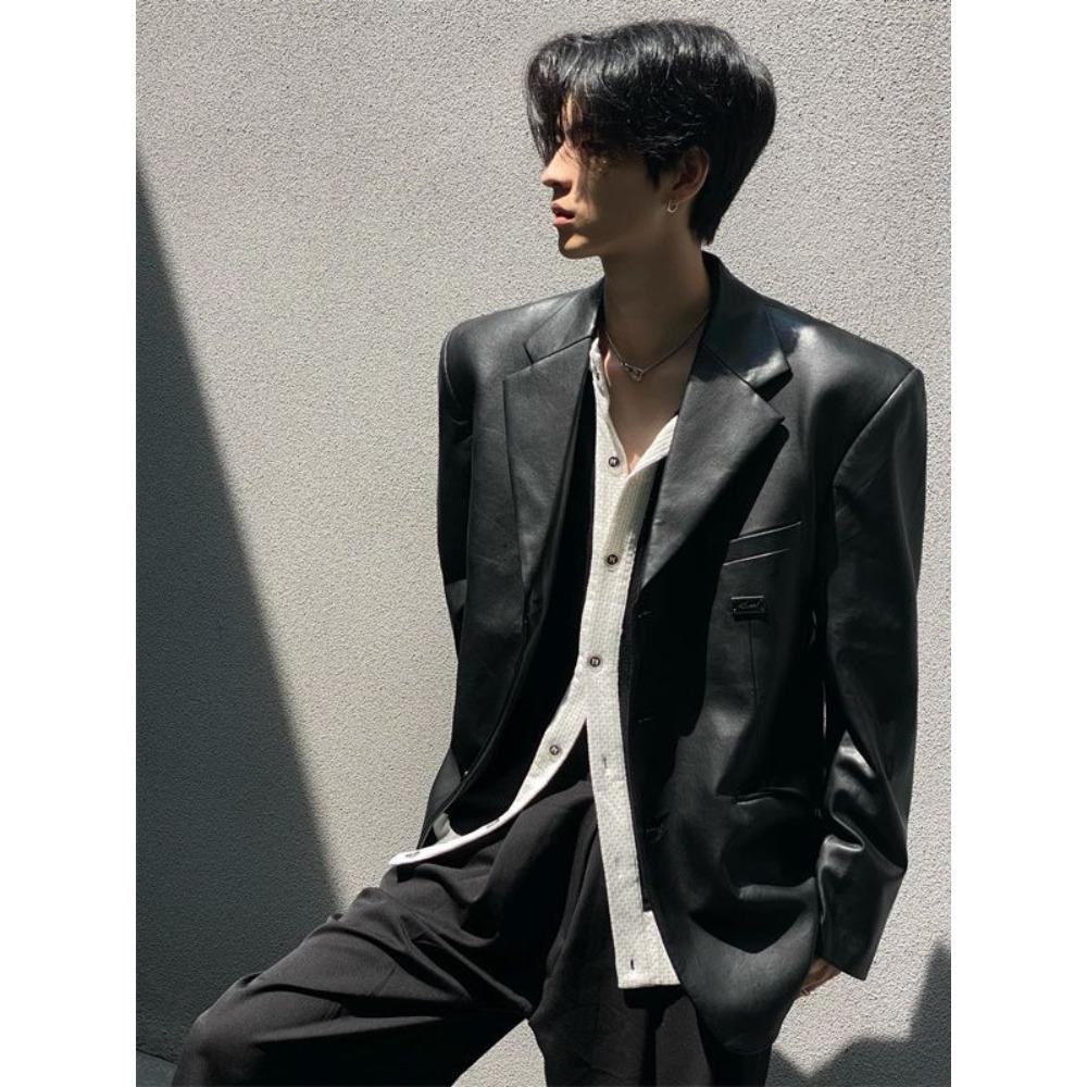 

Pure black shoulder padded blazer men s spring and autumn high-end American retro leather jacket motorcycle suit bomber jacket XXL