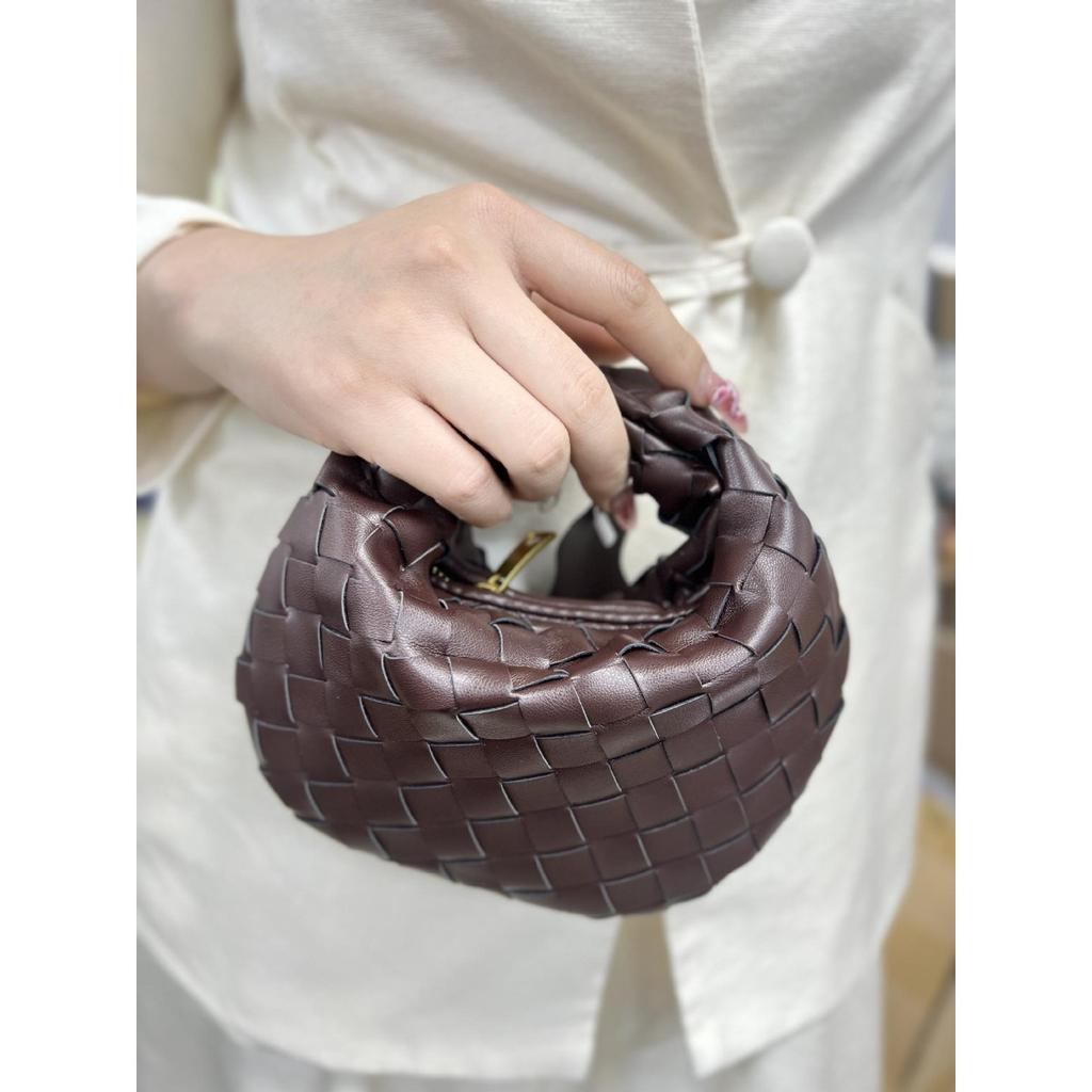 Popular Woven Bag 2025 Spring New Cloud Messenger Bag Versatile Mini Handbag Manufacturer Price