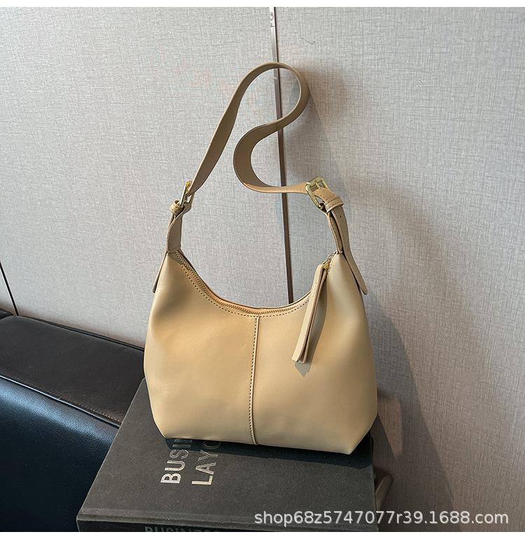 2025 new fashion underarm bag Korean version of handbag shoulder bag soft leather large capacity niche solid color tote bag for women