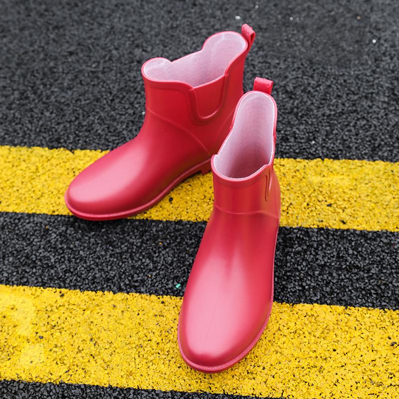 Rain Shoes Women's Short Tube New Fashion Water Shoes Non-slip Waterproof Light Wear-resistant Water Boots Car Wash Kitchen