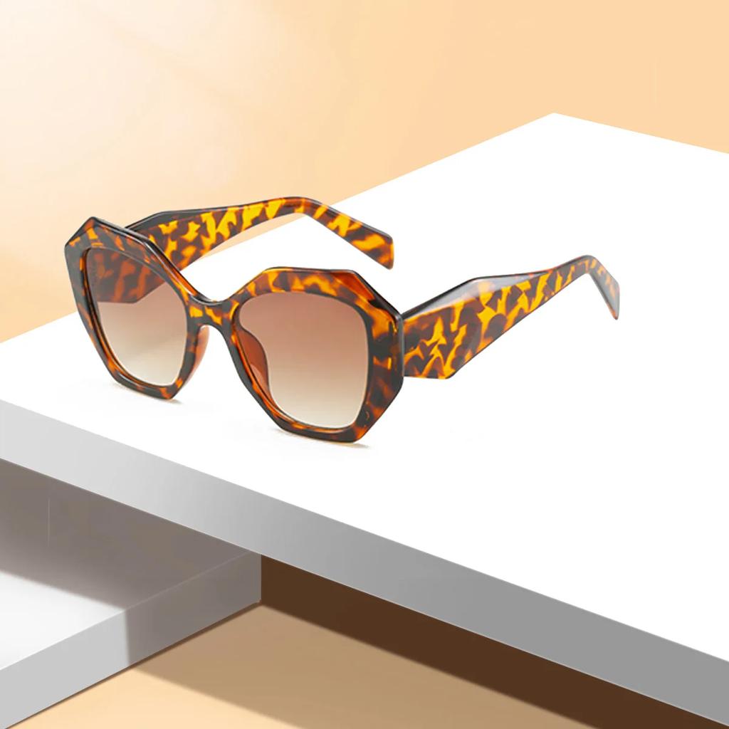 Ladies' Geometric Shaped Glasses Colored Lenses Dual Beam Angular Large Size Fashionable Decorative Glasses