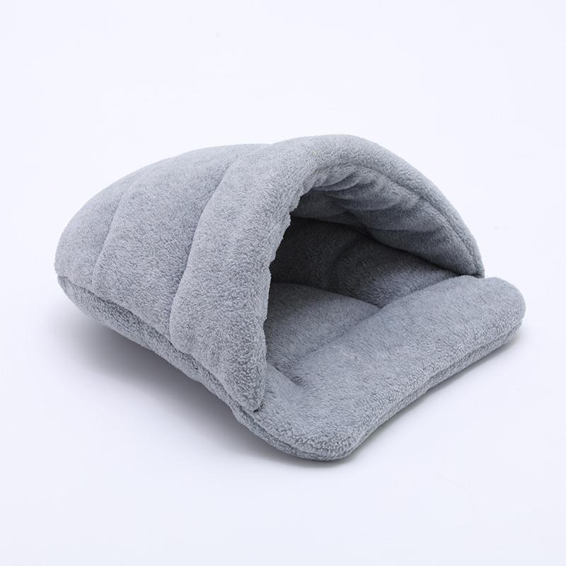 Pet Dog Cave Bed Thick Fleece Warm Soft Slipper Shape Beds Puppy Cats Tent Sleeping Mats Winter Pets Indoor Triangle Nest