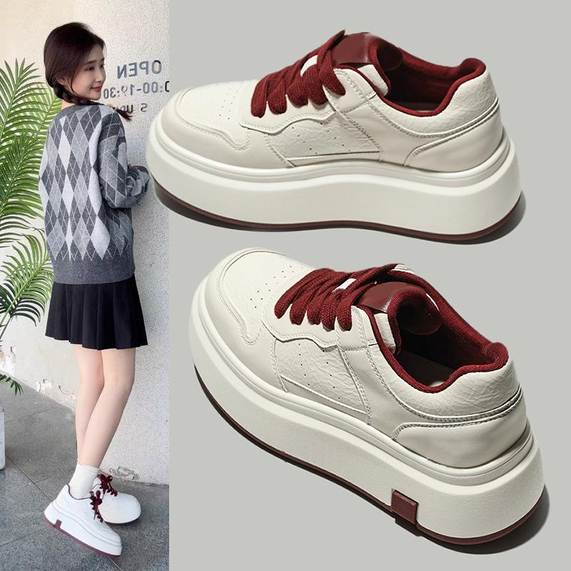 European station platform white shoes women's 2025 new versatile sports and leisure shoes heightening lace-up lightweight lace-up board shoes