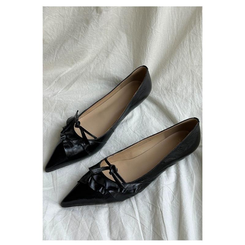 

Inner heightening women s shoes lotus leaf design pointed tip one pedal single shoes summer new models with skirts evening shoes 40 чорний