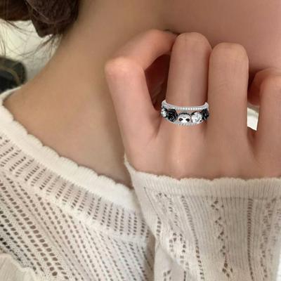 Bague Gothique Crâne pour Femme Bague Rose Noire Strass Style Rétro