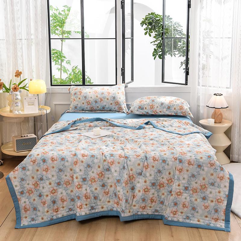 Silk Cooling Summer Quilt - Lightweight, Thin, Skin-Friendly, Machine Washable, Ideal for Air Conditioning