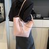 Winter big bag women 2025 new commuter bag large capacity tote bag high sense shoulder bag women