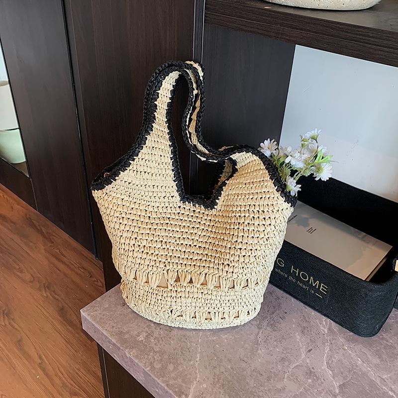 Summer new fashion straw handbag large capacity bucket bag versatile beach straw bag