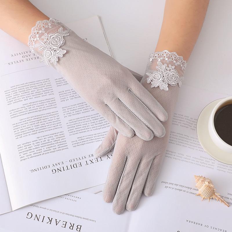 Women's Summer Lace Sunscreen Gloves - Thin, Breathable, Touchscreen, Elastic, Short Ice Silk for Driving and Riding.