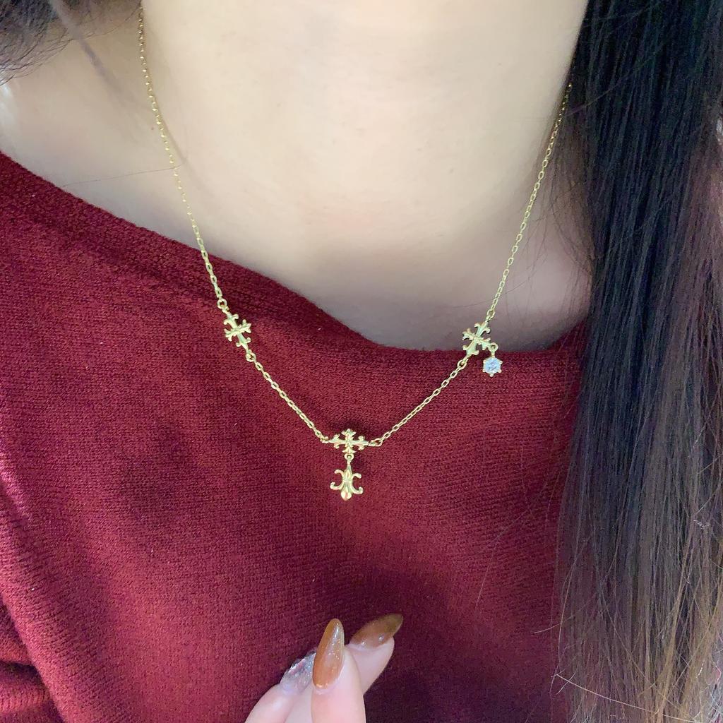Golden Cross Iris Necklace Women'S Versatile Temperament Clavicle Chain Light Luxury High-End Jewelry