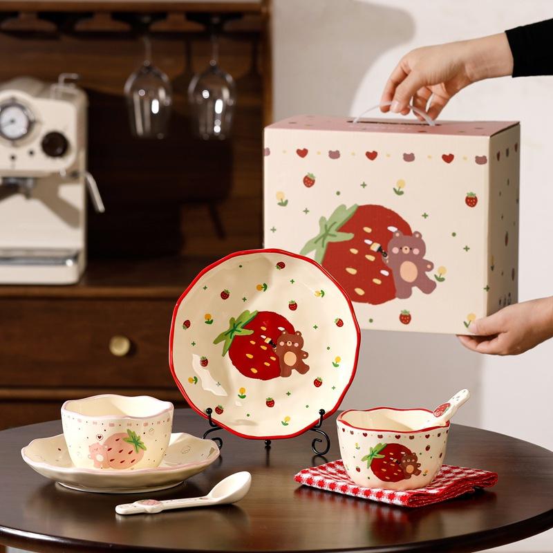 Roztomilá jahodová sada nádobí Hrnky Domácí nádobí Talíře Roztomilé keramické Vysoce hodnotné stolní nádobí Dárek k narozeninám pro přítelkyni