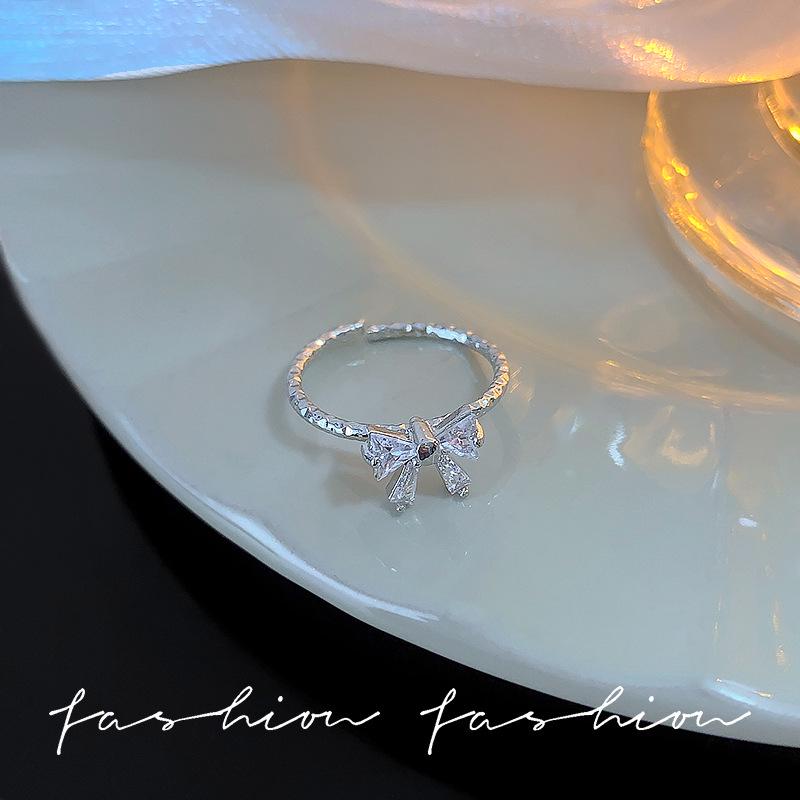 Elegant Butterfly Zircon Silver Ring: Women's High-End Luxury Style Jewelry