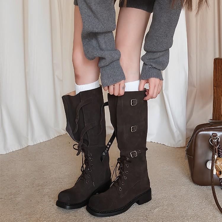 Miu sind die gleichen langen Stiefel für Damen 2026 neue Riemen, hohe Reiterstiefel, eckige Schnalle aber Kniestiefel für Damen