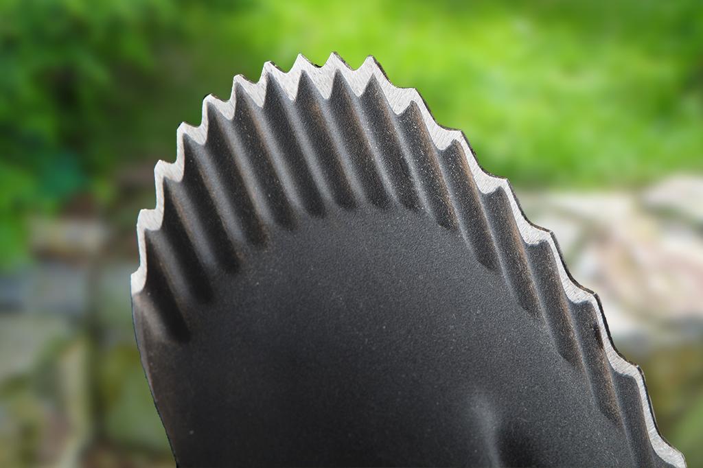 Sharp spade, wooden handle, T-Rex