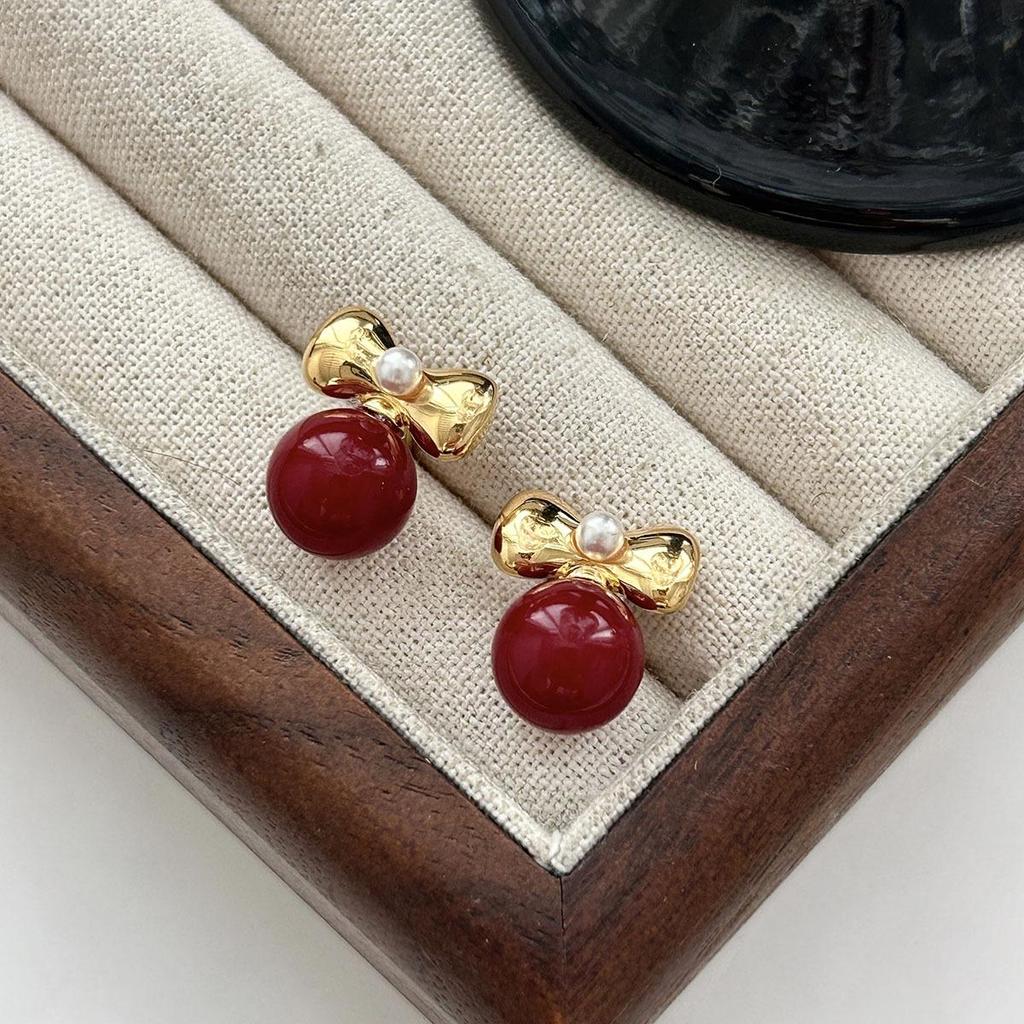 Retro Gem Pearl Flower Earrings - European Court Style, Light Luxury, Versatile Long Earrings