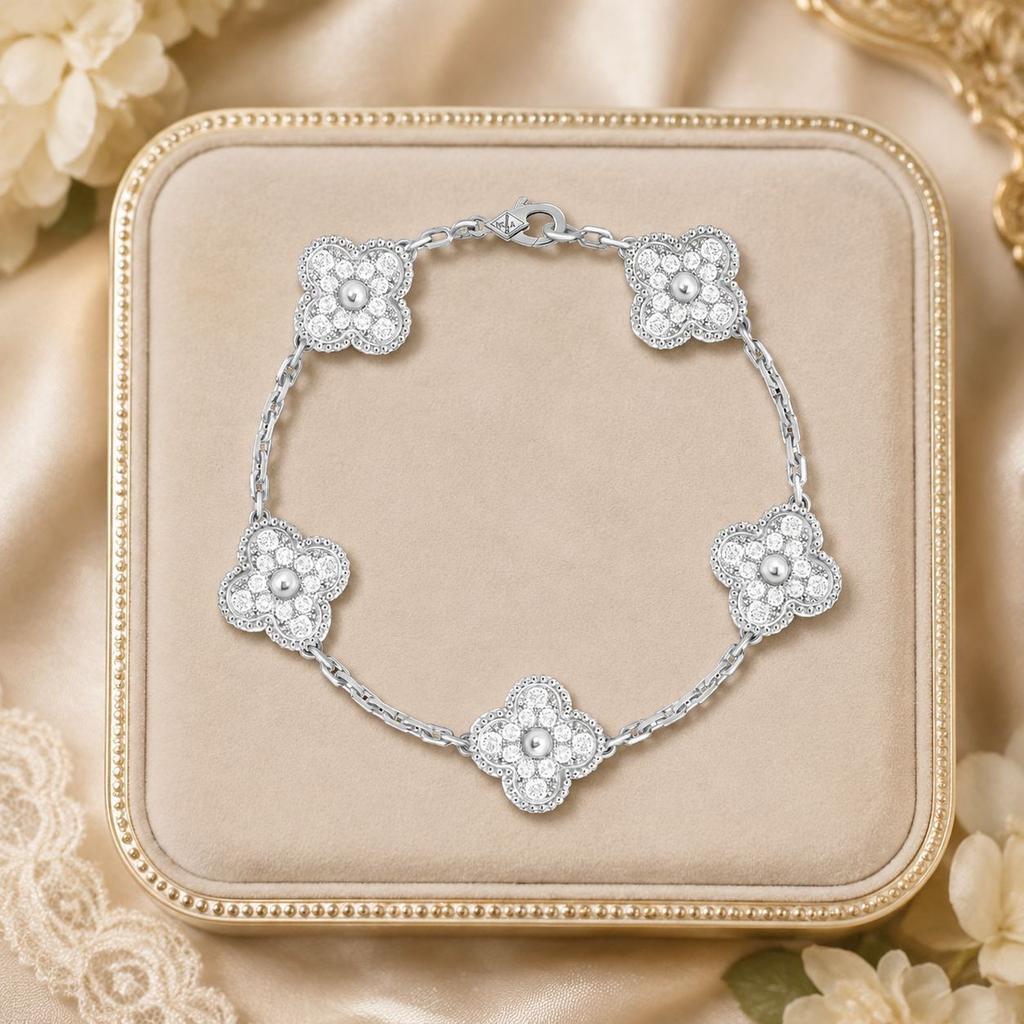 Four Leaf Clover Bracelet Zircon Inlaid Floral Bracelet Exquisite Gift for Women