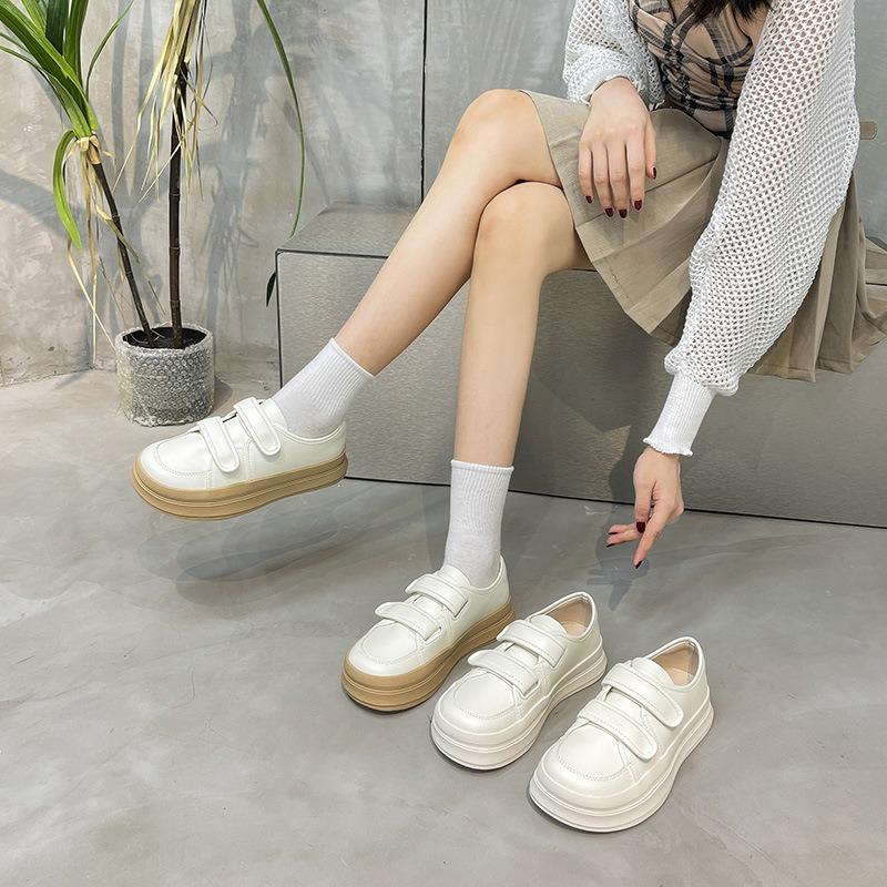 [Shei] Oxygen Sweetheart~ Leather Velcro Platform Casual Bread Little White Shoes Women's Board Shoes
