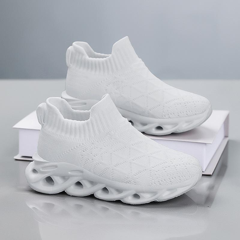 Boys' shoes 2025 new summer children's one-pedal sneakers breathable mesh fly-woven lazy socks shoes