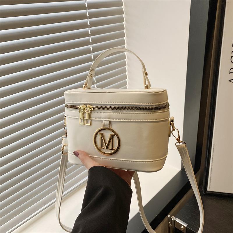 2 Spring and summer new trend hand carry portable box small square bag fashion casual letter hand carry single shoulder messenger bag