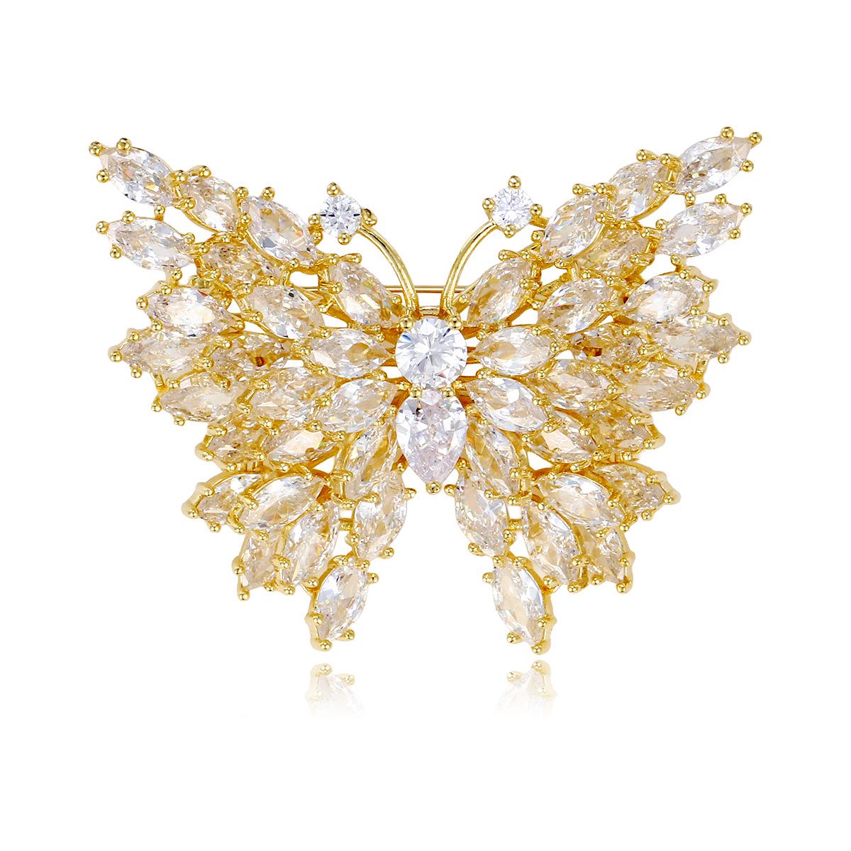 Золотая брошь-бабочка с цирконом: Блестящая 3D инкрустированная булавка с элегантным дизайном